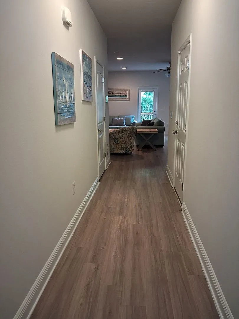 Fully Furnished Hathaway Town-Home — Photo 2