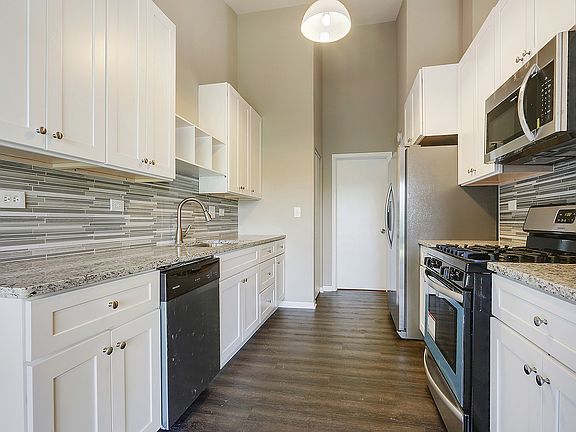 4th image of 12208 Fairway Cir Unit B