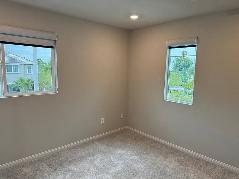 11612 N Amsterdam Ln — Photo 5