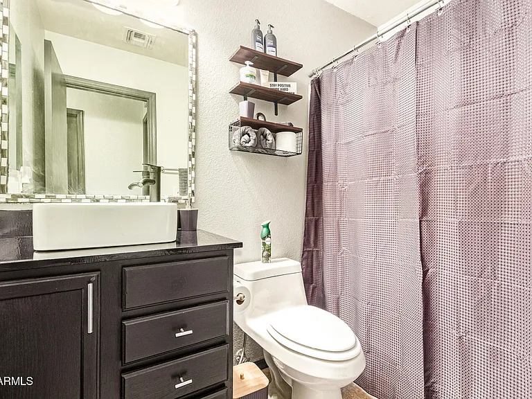 3032 W Red Fox Rd — Photo 22