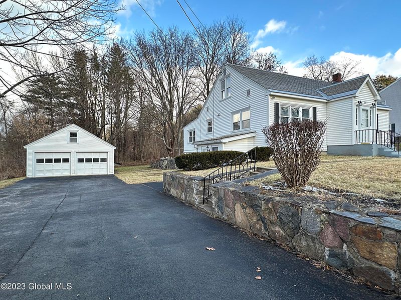 3rd image of 241 Cronin Road