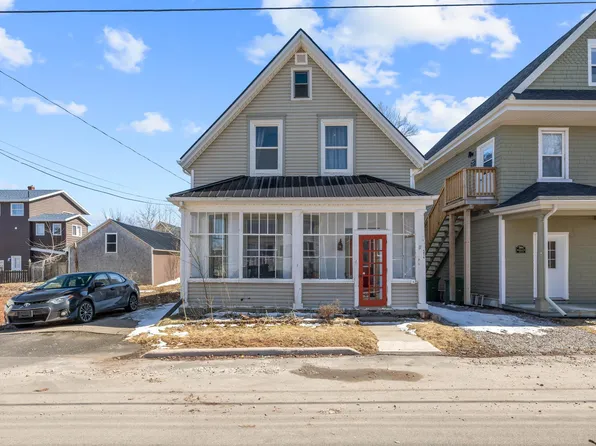 306 Richmond St, Charlottetown, PE C1A 1J9