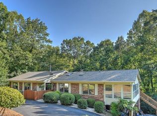 437 Deerhaven Ln, Hendersonville, NC 28791