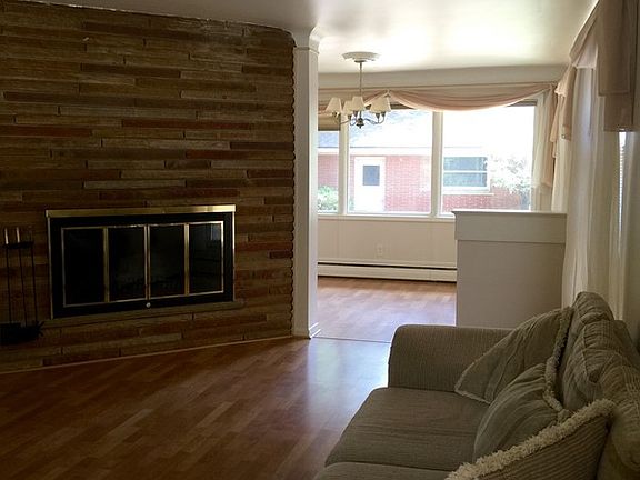 3rd image of 8151 Oak Park Blvd