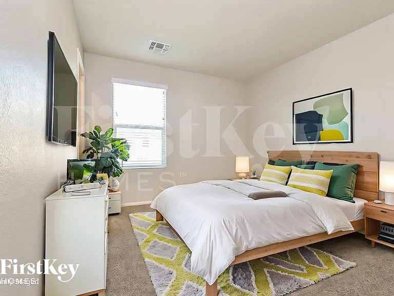 1106 E Dorrell Ln — Photo 14