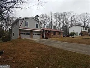 4 bed, 3.0 bath, 1611 sqft, $2,250 — Photo 2