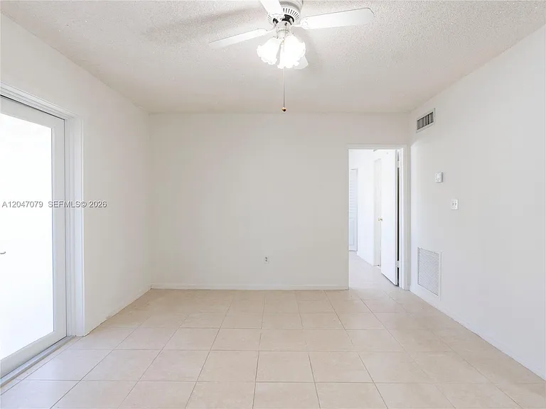 3360 SW 6th St #TOP — Photo 5