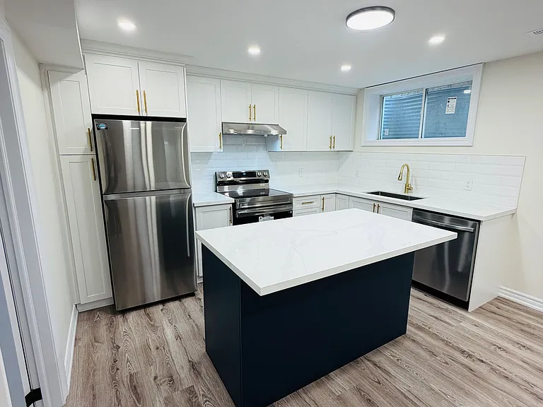 494 Woodbine Ave #LOWER — Photo 3