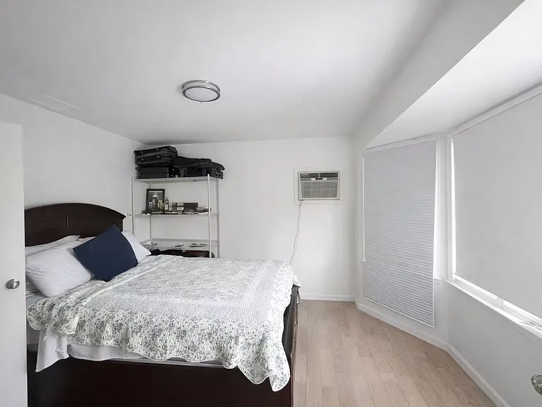 1168 Rockland Ave #2 — Photo 8
