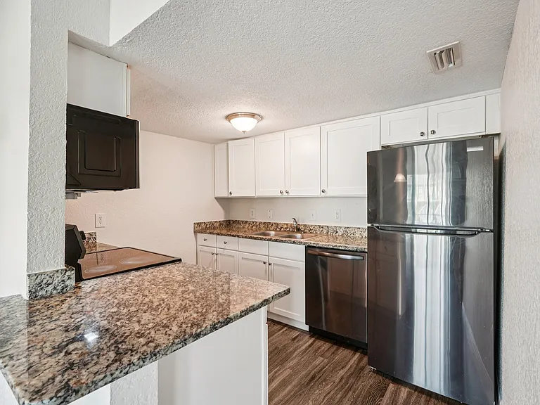 Cypress West Apartments — Photo 6