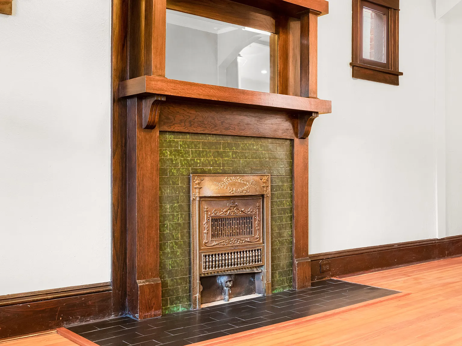 2 bed, 1.5 bath, 950 sqft, $2,500 — Photo 3
