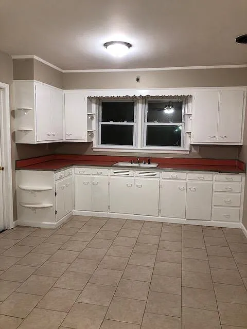 4 Bedrooms at 150 3rd Ave #2R, Newark NJ — photo 1