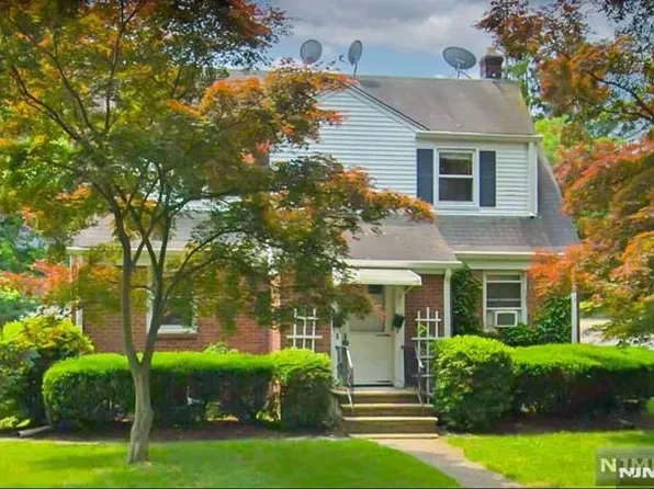 350 Gilbert St #2, Ridgewood, NJ 07450