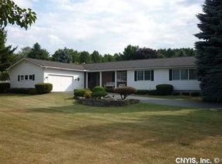 8488 Green Lakes Rd, Fayetteville, NY 13066