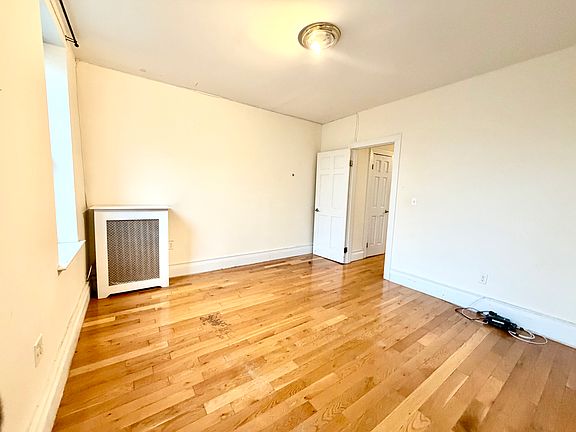5th image of 150 Brighton 15th St APT 2G
