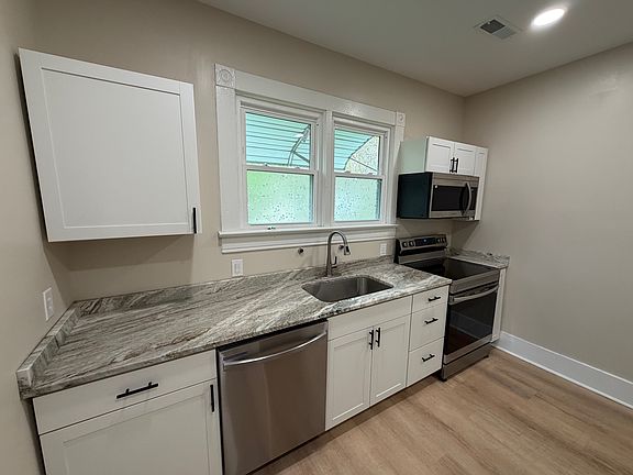 2nd image of 1326 Morton Ave SE