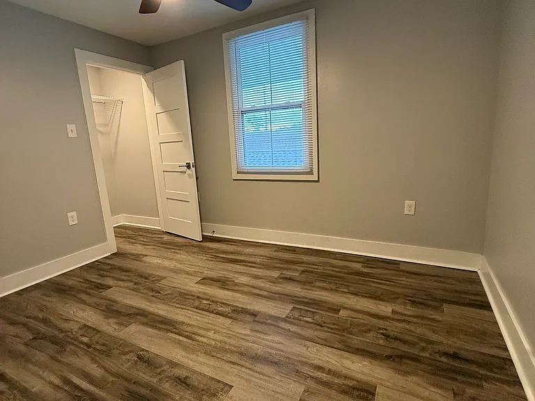 255 Papworth Ave — Photo 10