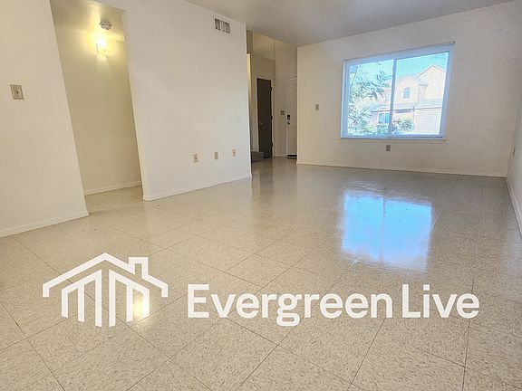4th image of 132 Raven Dr