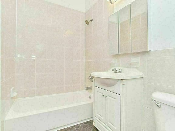 5th image of 1299 1st Ave #4NN