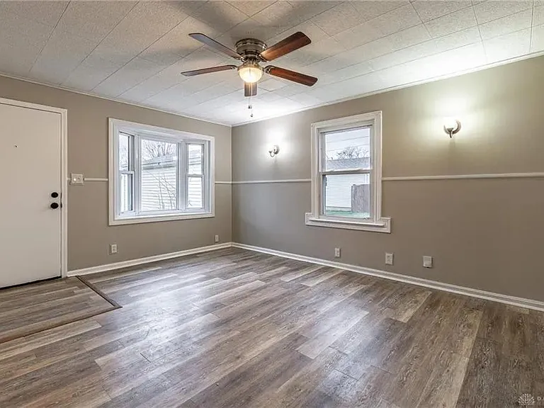 2832 Ferncliff Ave — Photo 11