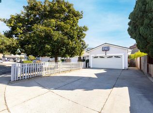 106 Oak Ct, Hercules, CA 94547
