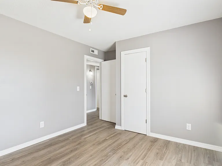 903 Waverly Rd — Photo 20