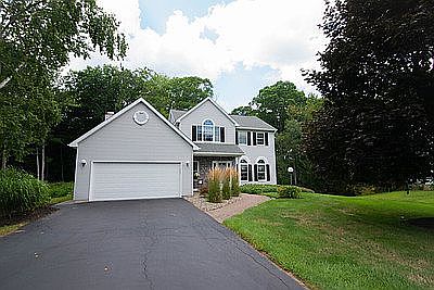 2nd image of 207 Wycham Ct