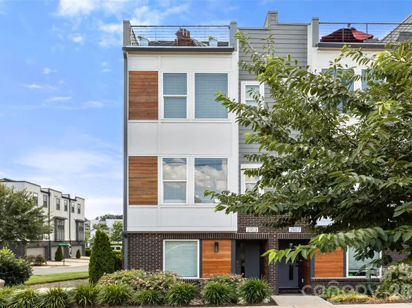 2103 Isom St, Charlotte, NC 28208