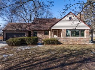 765 Keup Rd, Cedarburg, WI 53012