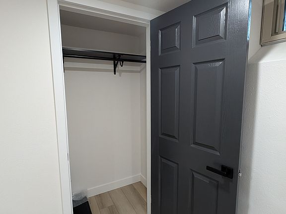 5th image of 4435 Quay St