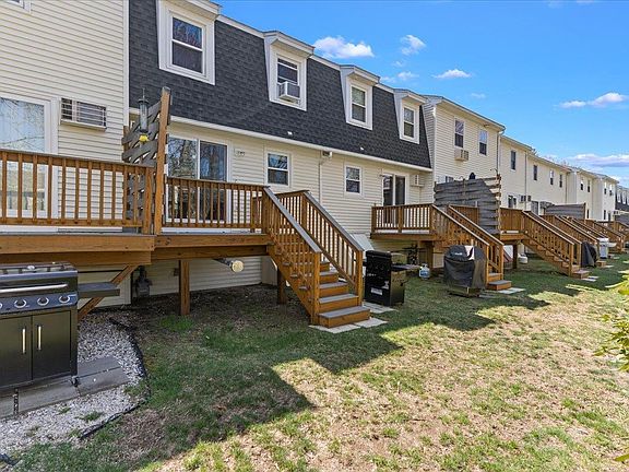 4th image of 6 Oakwood Ln APT 11