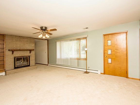 3rd image of 2496 Gast Dr