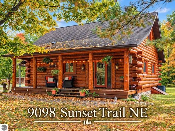 9098 Sunset Trl NE, Mancelona, MI 49659