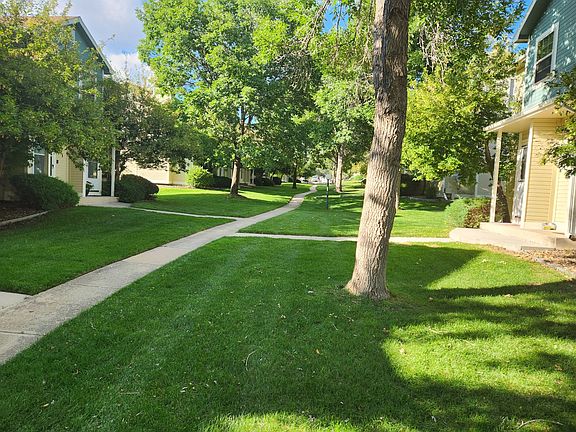 2nd image of 7951 Lexington Park Dr