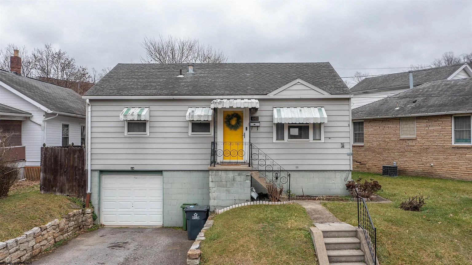 441 E Brockway Ave photo 1