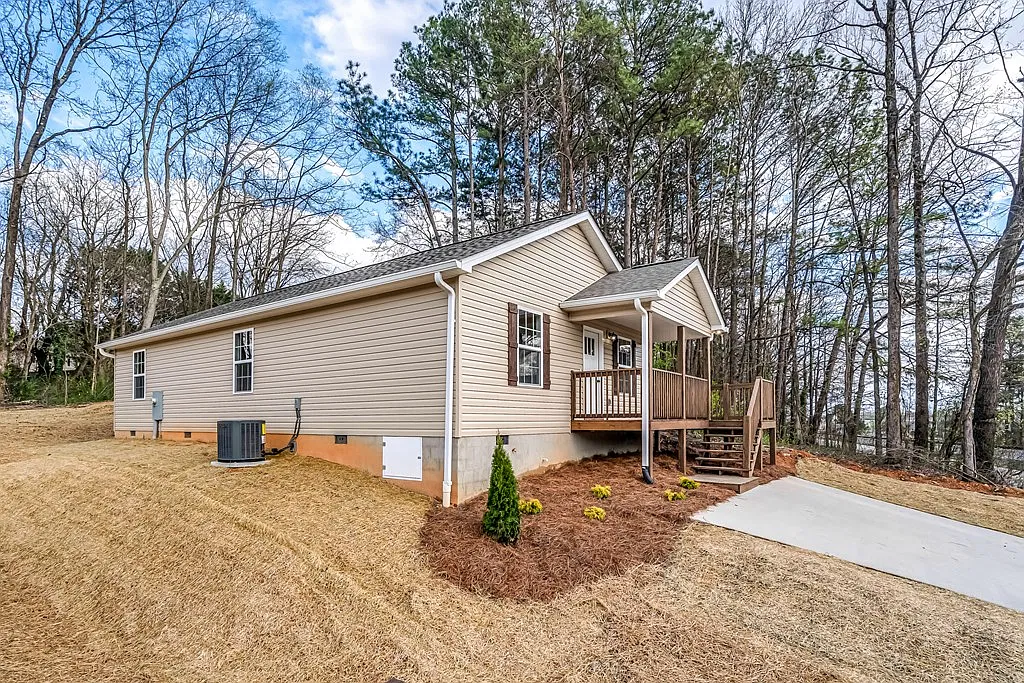 3 bed, 1248 sqft, $1,650 — Photo 3
