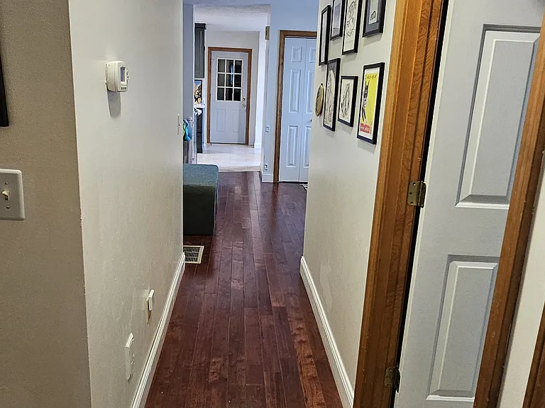 101 Kirby Ln — Photo 5