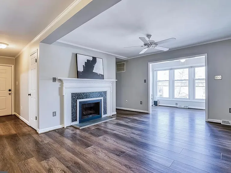 241 Loudoun St SW #F — Photo 8