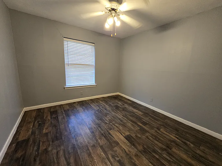 427 Royal Crest Dr — Photo 20
