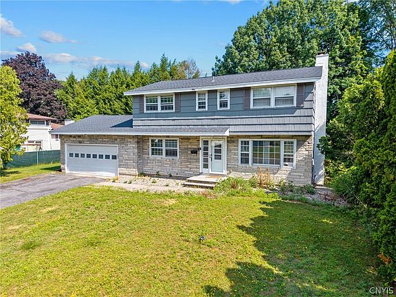 3rd image of 208 Manor Dr