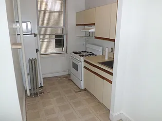 Rented by Maximus Realty Group