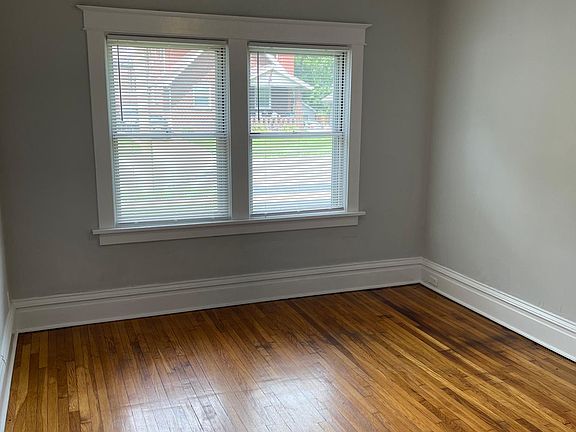 5th image of 8828 Windom Ave
