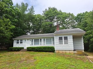 3 Ships Anchor Dr, Mashpee, MA 02649