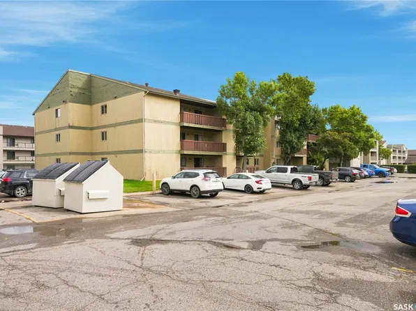 1121 McKercher Drive #207E, Saskatoon, SK S7H 5B8