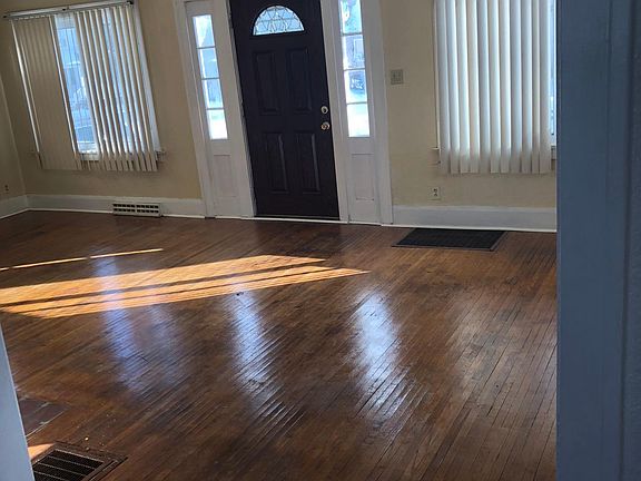 3rd image of 2707 Northwood Ave
