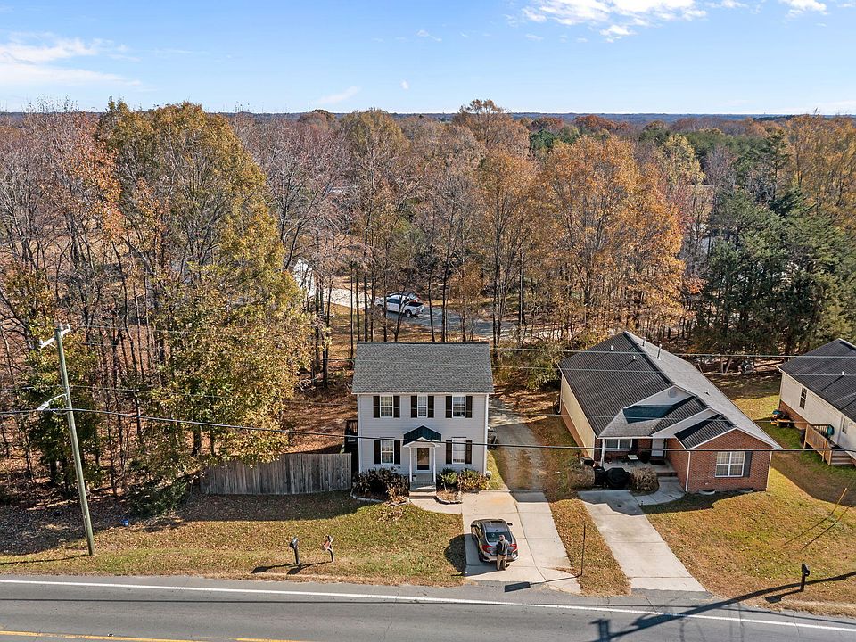 2nd image of 1648 Carolina Rd