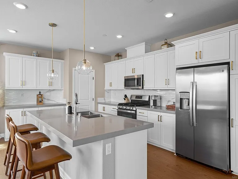 1833 Onyx Ln — Photo 38