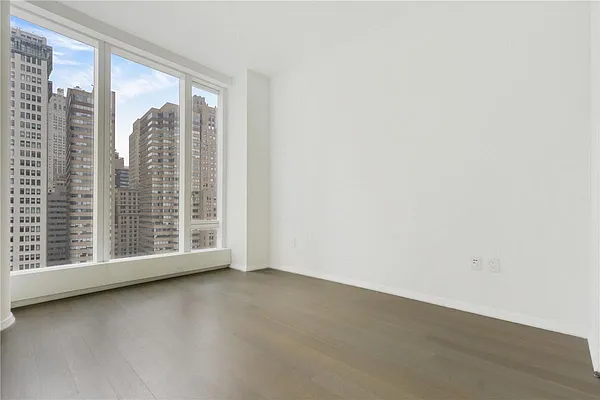 Rented by Time Equities Brokerage | media 33