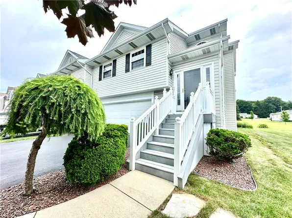 22 Links Dr, New Castle, PA 16101