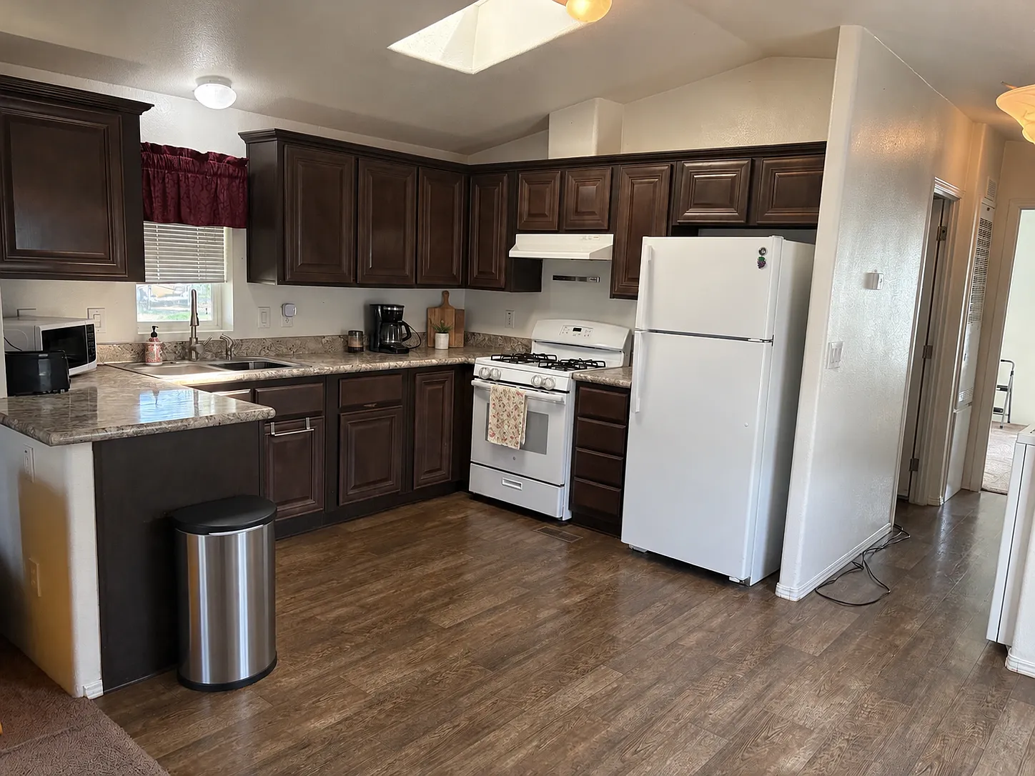 1 bed, 750 sqft, $1,300 — Photo 2